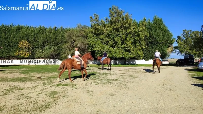 El presidente de la Junta de Castilla y León visita la I Semana Internacional de la Carne en Vitigudino