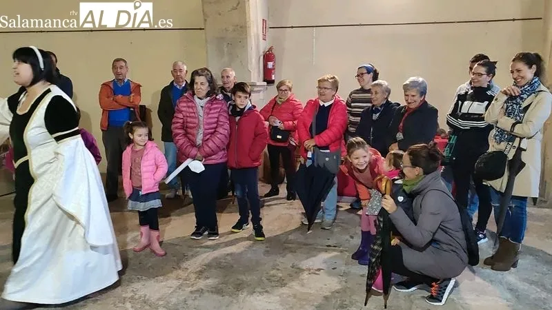 Representación de 'El crimen de la colaguita' por la compañía Edulogic en la Oficina de Turismo de Aldeadávila / CORRAL 