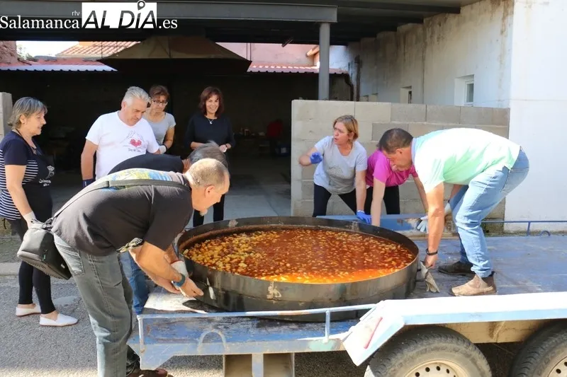 Degustación de carne con patatas en El Cubo de Don Sancho / CORRAL  