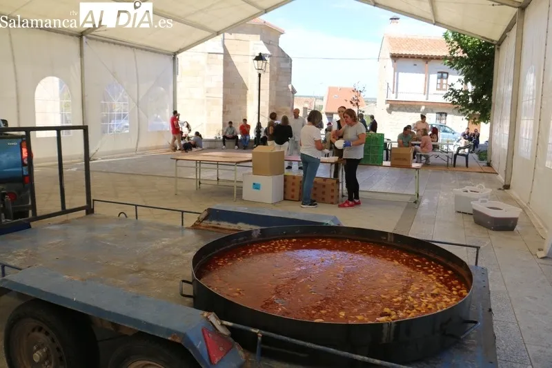 Degustación de carne con patatas en El Cubo de Don Sancho / CORRAL  