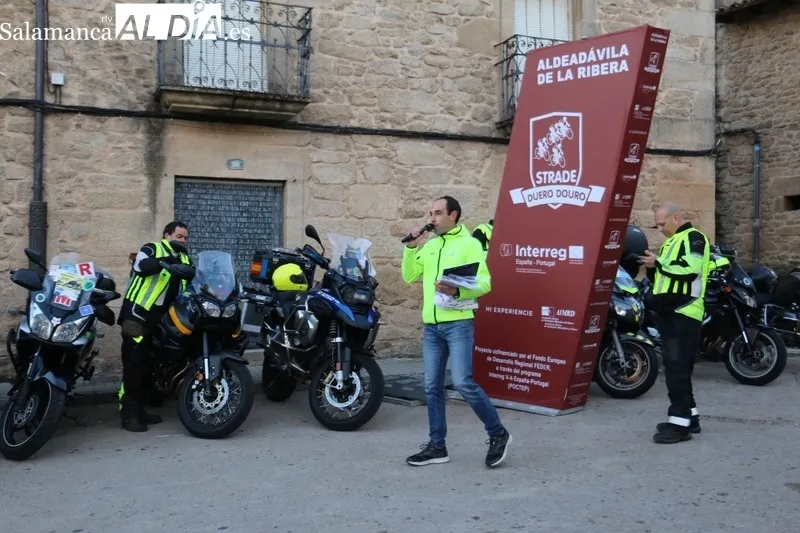 La Strade Duero-Douro tomaba la salida en Aldeadávila con casi 130 ciclotursitas / CORRAL