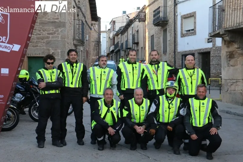 La Strade Duero-Douro tomaba la salida en Aldeadávila con casi 130 ciclotursitas / CORRAL
