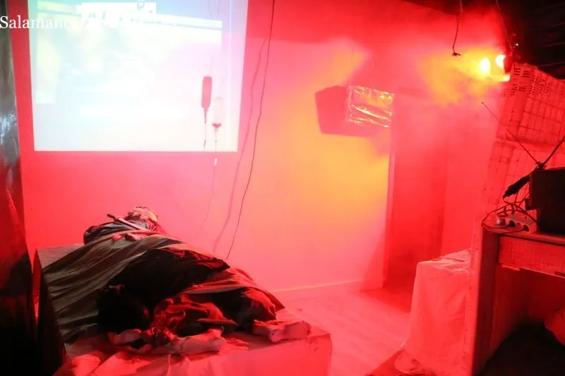 Túnel del Terror en Vitigudino organizado por el Ayuntamiento y el grupo local de teatro Vitiriteros / CORRAL