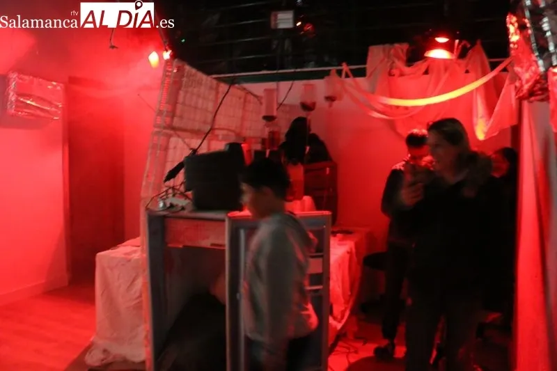 Túnel del Terror en Vitigudino organizado por el Ayuntamiento y el grupo local de teatro Vitiriteros / CORRAL