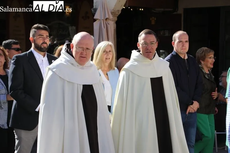 Foto 11 - Colorido y caluroso recibimiento a Santa Teresa en Alba de Tormes