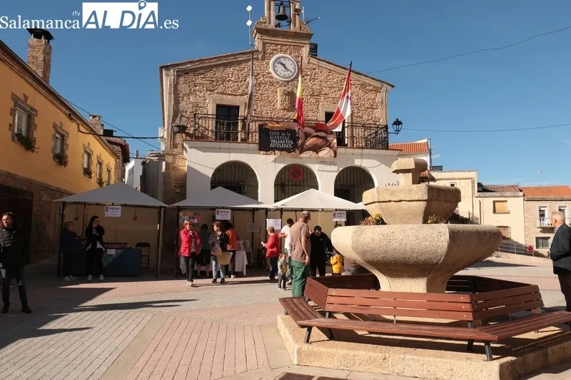 Saucelle promociona al recuperación del cultivo de la almendra en las Arribes con esta feria / CORRAL 