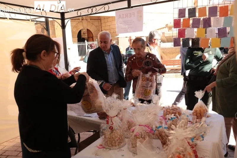 Saucelle promociona al recuperación del cultivo de la almendra en las Arribes con esta feria / CORRAL 