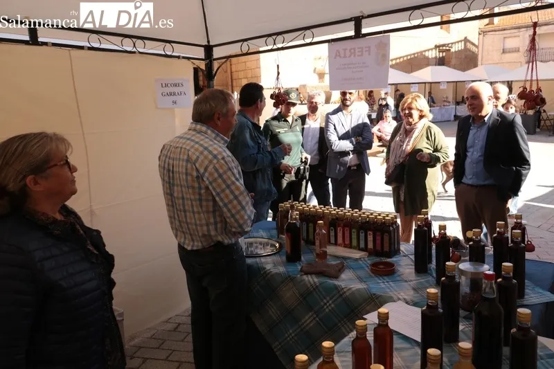 Saucelle promociona al recuperación del cultivo de la almendra en las Arribes con esta feria / CORRAL 