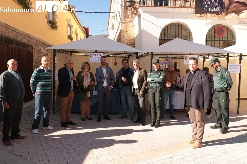 Saucelle promociona al recuperación del cultivo de la almendra en las Arribes con esta feria / CORRAL 