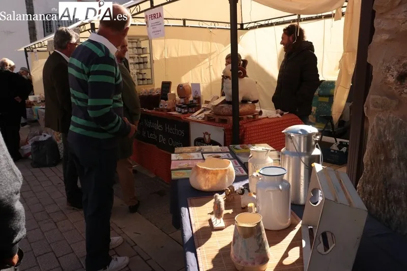 Saucelle promociona al recuperación del cultivo de la almendra en las Arribes con esta feria / CORRAL 