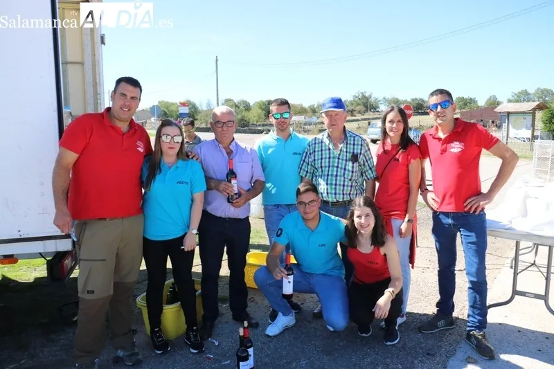 Gran paella en Valderrodrigo para 380 personas en las fiestas de las Madrinas / CORRAL