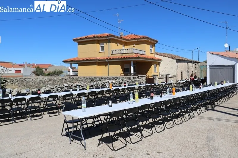 Gran paella en Valderrodrigo para 380 personas en las fiestas de las Madrinas / CORRAL