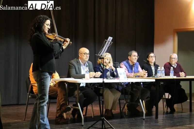 Presentación del libro póstumo con textos de José Miguel Ullán en Villarino de los Aires / CORRAL