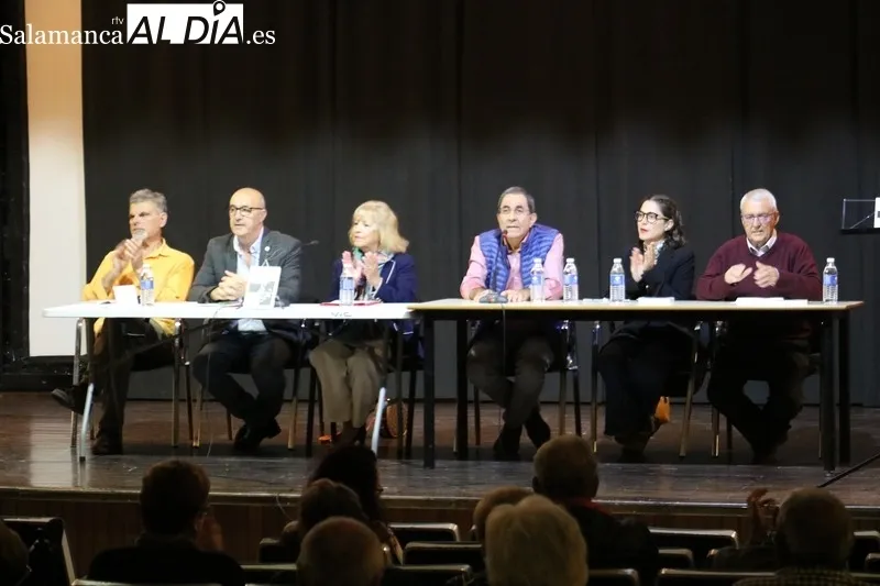 Presentación del libro póstumo con textos de José Miguel Ullán en Villarino de los Aires / CORRAL