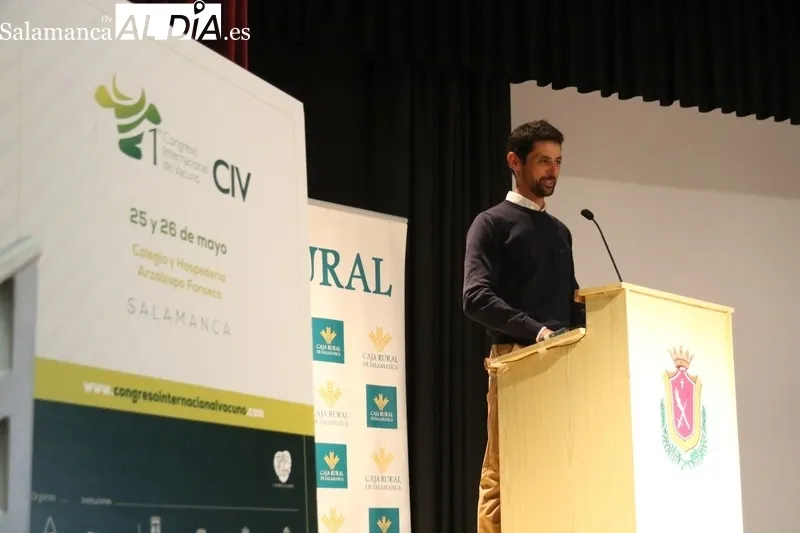 Primera jornada de ponencias y clase práctica en el CEIP Manuel Moreno con motivo de la I Semana Internacional de la Carne en Vitigudino / CORRAL  
