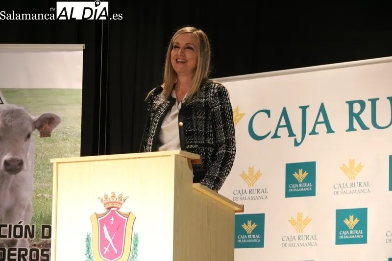 Primera jornada de ponencias y clase práctica en el CEIP Manuel Moreno con motivo de la I Semana Internacional de la Carne en Vitigudino / CORRAL  