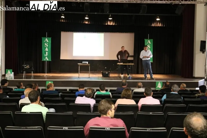 Asaja continúa su ciclo informativo sobre la PAC el día 20 en Peñaranda y Macotera  / CORRAL