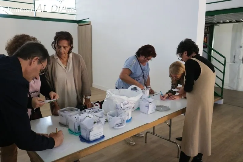 Degustación de carne de morucha y entrega de premios del I Concurso de Pinchos de Carne  / CORRAL 