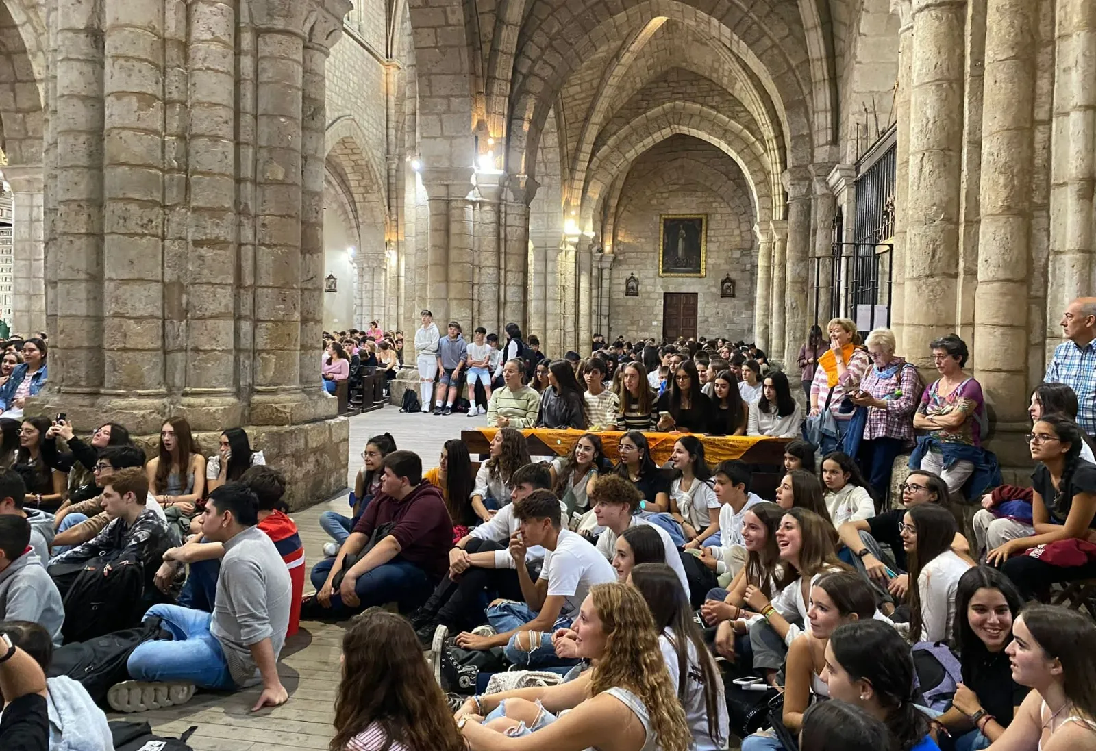 Foto 2 - Alumnos de los IES mirobrigenses participan en Palencia en un Encuentro de Estudiantes de Religi&oacute;n