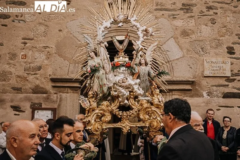 Procesión de la imagen de Santa Teresa de Jesús y del Santo Brazo. Fotos: Rubén Vicente García