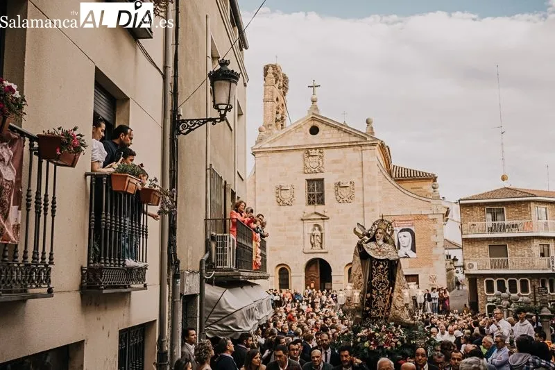 Procesión de la imagen de Santa Teresa de Jesús y del Santo Brazo. Fotos: Rubén Vicente García