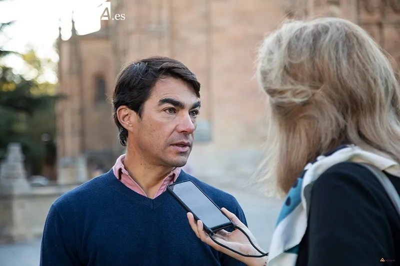 En el centro de la imagen, Domingo López Chaves junto a Pedro; a la izquierda Jesús Iglesias y a la derecha, Manuel Tabernero  |  Fotos: Pablo Angular