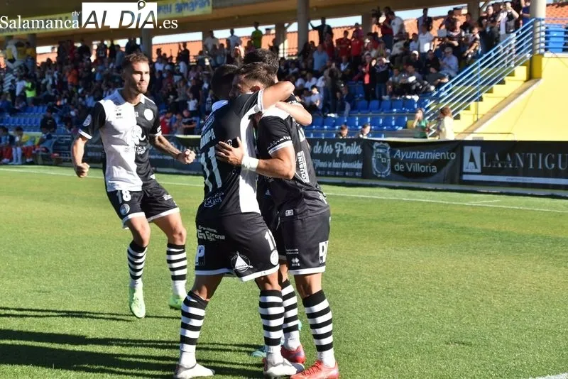 Foto 5 - Unionistas acaba pidiendo la hora para lograr su primera victoria ante un flojo Rayo Majadahonda (2-1)