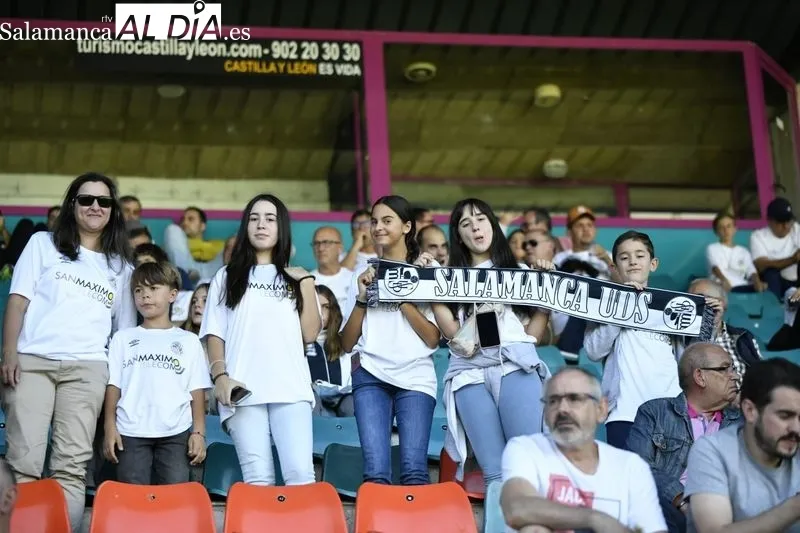 Foto 15 - La afici&oacute;n del Salamanca UDS vuelve a disfrutar en el Helm&aacute;ntico