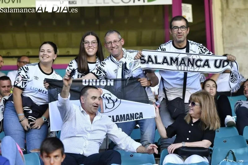 Foto 12 - La afici&oacute;n del Salamanca UDS vuelve a disfrutar en el Helm&aacute;ntico
