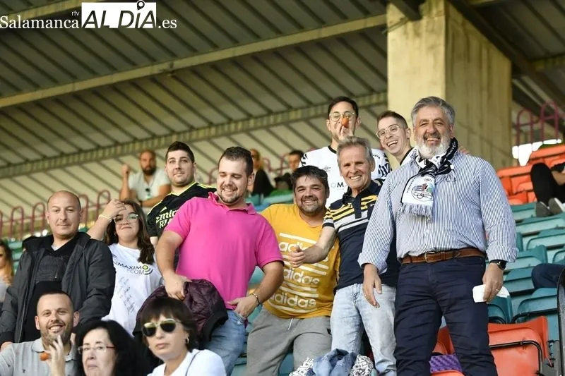 Foto 7 - La afici&oacute;n del Salamanca UDS vuelve a disfrutar en el Helm&aacute;ntico