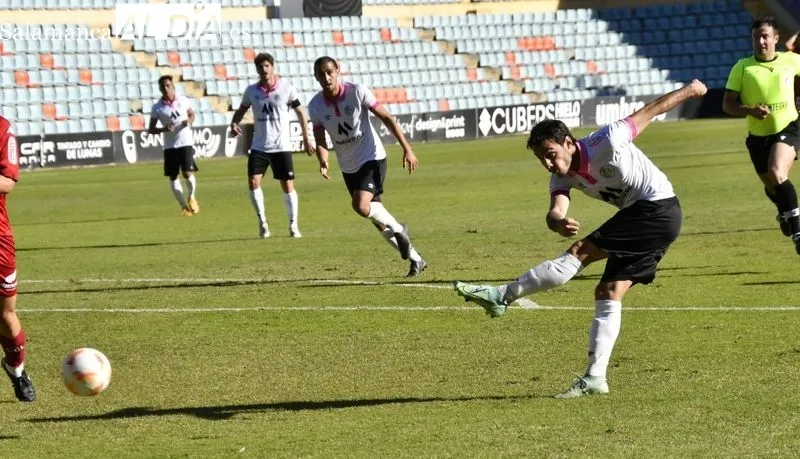 Foto 17 - 'Gabrigol' y Peli le ense&ntilde;an al Salamanca UDS el camino a seguir para el ascenso contra el J&uacute;piter (3-0)