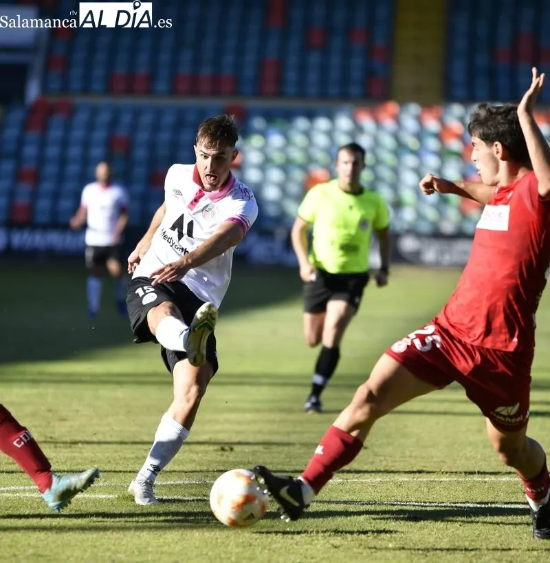 Foto 14 - 'Gabrigol' y Peli le ense&ntilde;an al Salamanca UDS el camino a seguir para el ascenso contra el J&uacute;piter (3-0)