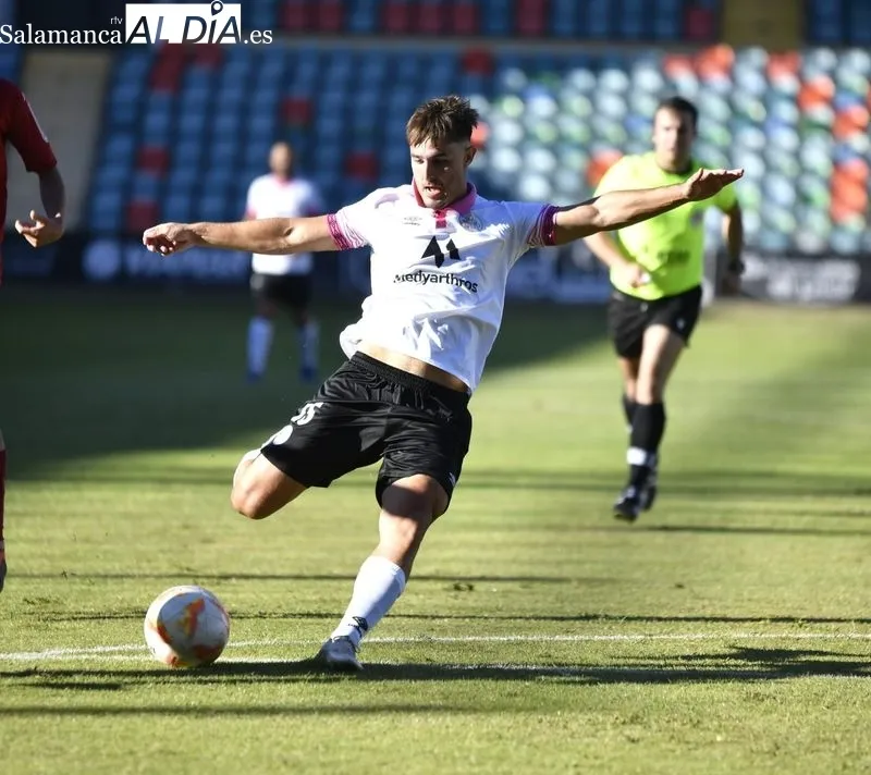 Foto 13 - 'Gabrigol' y Peli le ense&ntilde;an al Salamanca UDS el camino a seguir para el ascenso contra el J&uacute;piter (3-0)