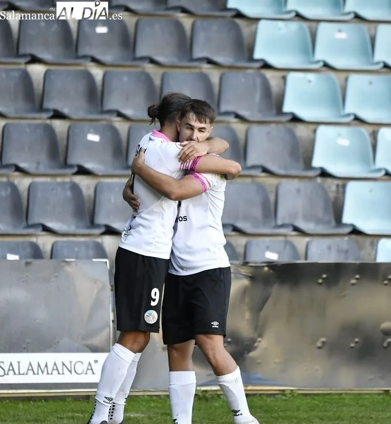 Foto 10 - 'Gabrigol' y Peli le ense&ntilde;an al Salamanca UDS el camino a seguir para el ascenso contra el J&uacute;piter (3-0)