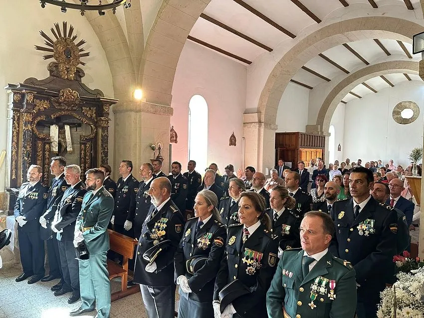 Foto 2 - Varios miembros del Cuerpo Nacional de Polic&iacute;a de Madrid y Guardia Civil celebran en La Atalaya Los &Aacute;ngeles Custodios 