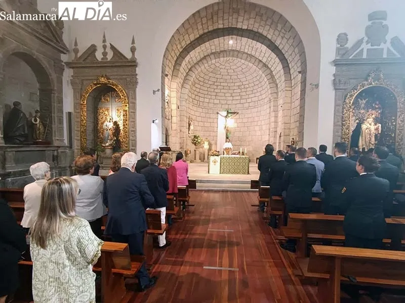 Foto 6 - La Polic&iacute;a Nacional de B&eacute;jar festeja a su patr&oacute;n