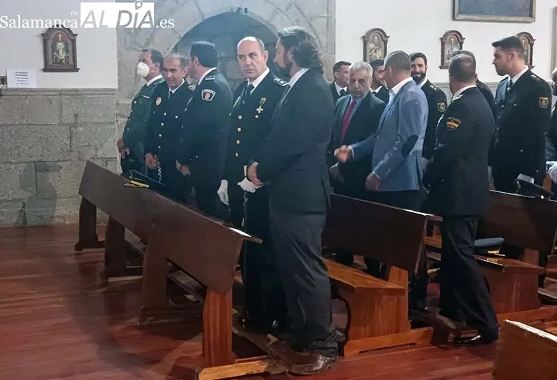 Foto 5 - La Polic&iacute;a Nacional de B&eacute;jar festeja a su patr&oacute;n