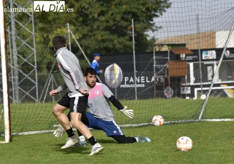 Foto 8 - Diego Benito se retira del entrenamiento del Salamanca UDS por unas molestias