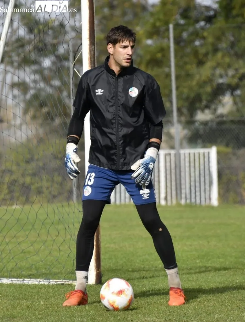 Foto 7 - Diego Benito se retira del entrenamiento del Salamanca UDS por unas molestias