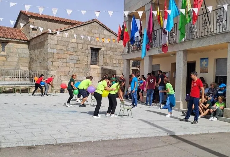 Foto 2 - En Valderrodrigo la fiesta de las Madrinas tambi&eacute;n es cosa de ni&ntilde;os