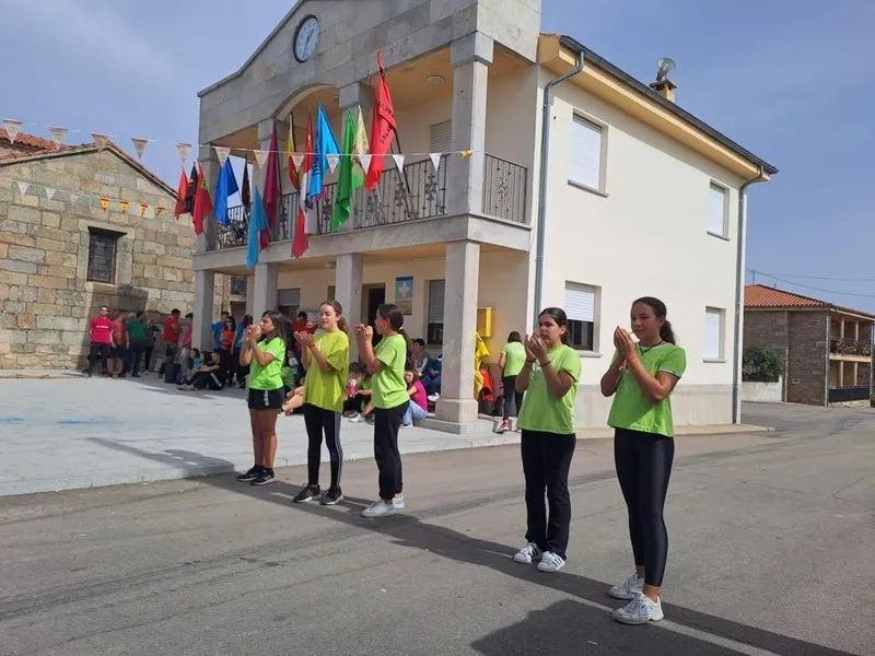 Foto 4 - En Valderrodrigo la fiesta de las Madrinas tambi&eacute;n es cosa de ni&ntilde;os