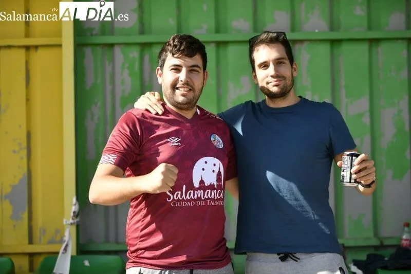 Foto 16 - La afici&oacute;n del Salamanca UDS arropa al equipo en una nueva salida