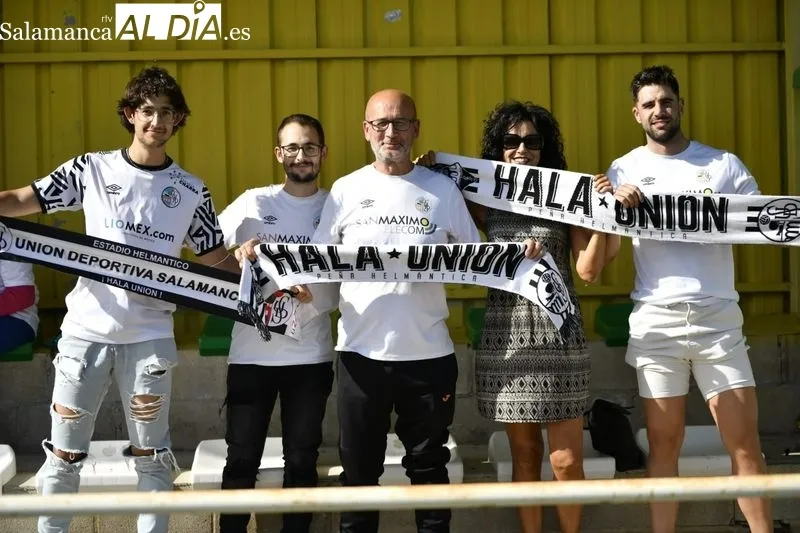 Foto 18 - La afici&oacute;n del Salamanca UDS arropa al equipo en una nueva salida