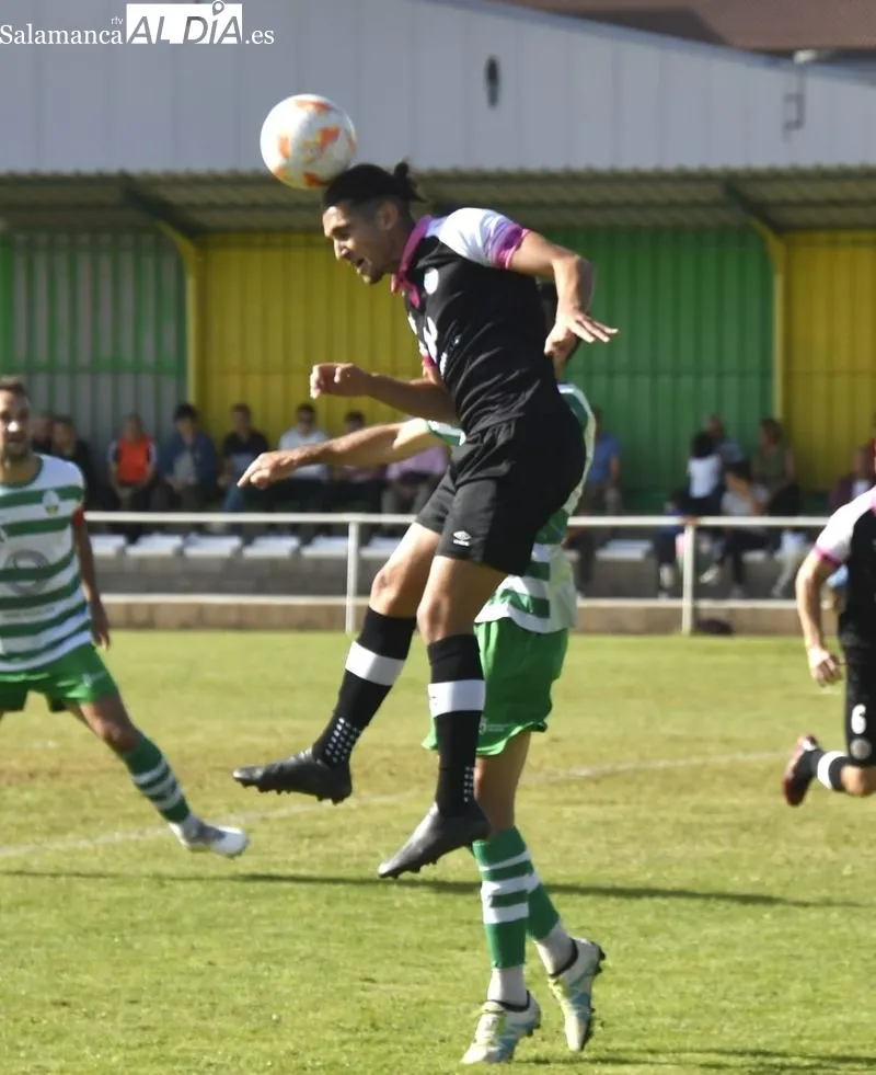 Foto 14 - El Salamanca UDS acaba desquiciado en Los Dominicos y sufre su primera derrota (2-0)