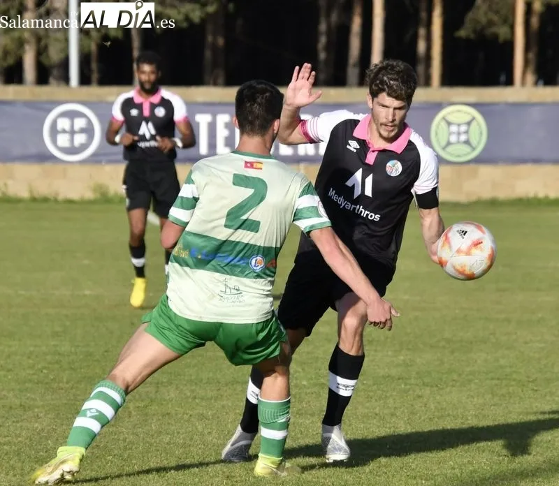 Foto 2 - El Salamanca UDS acaba desquiciado en Los Dominicos y sufre su primera derrota (2-0)