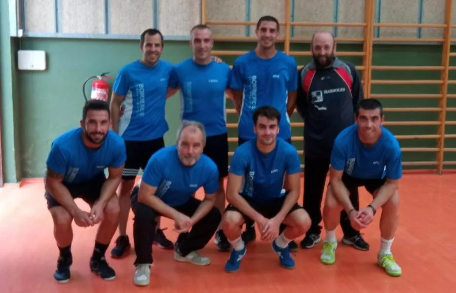 Foto 2 - Recuperado el cuadrangular de f&uacute;tbol sala con motivo de la festividad de la Guardia Civil