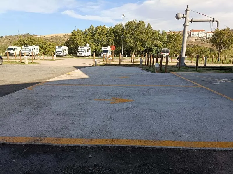 Foto 5 - Luz artificial para el parking de caravanas de B&eacute;jar