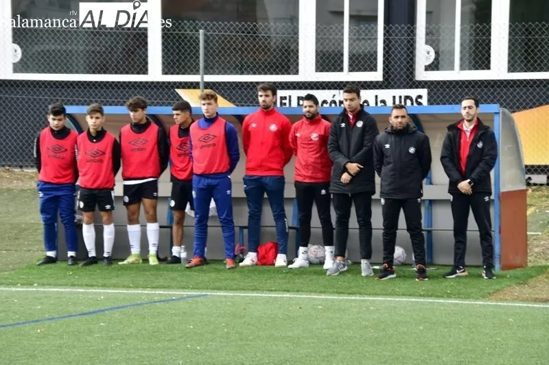 El fútbol salmantino guarda minutos de silencio por la muerte del histórico Neme / Fotos: RTV