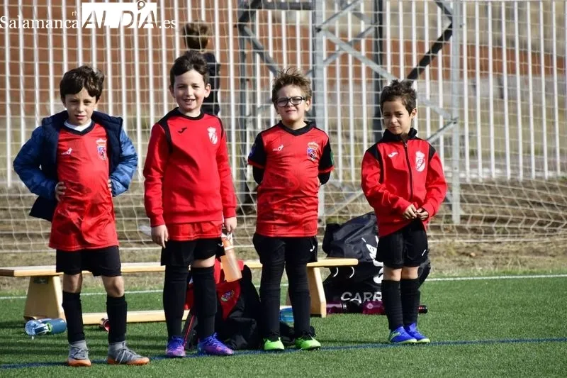 El fútbol salmantino guarda minutos de silencio por la muerte del histórico Neme / Fotos: RTV