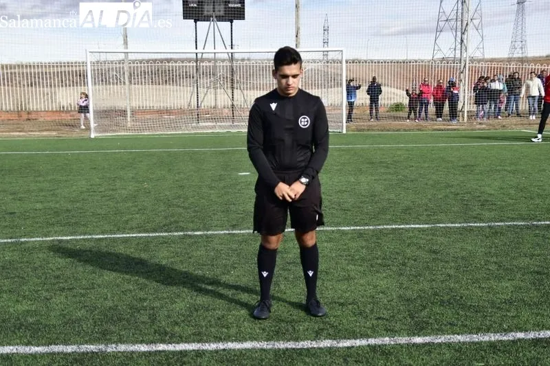 El fútbol salmantino guarda minutos de silencio por la muerte del histórico Neme / Fotos: RTV